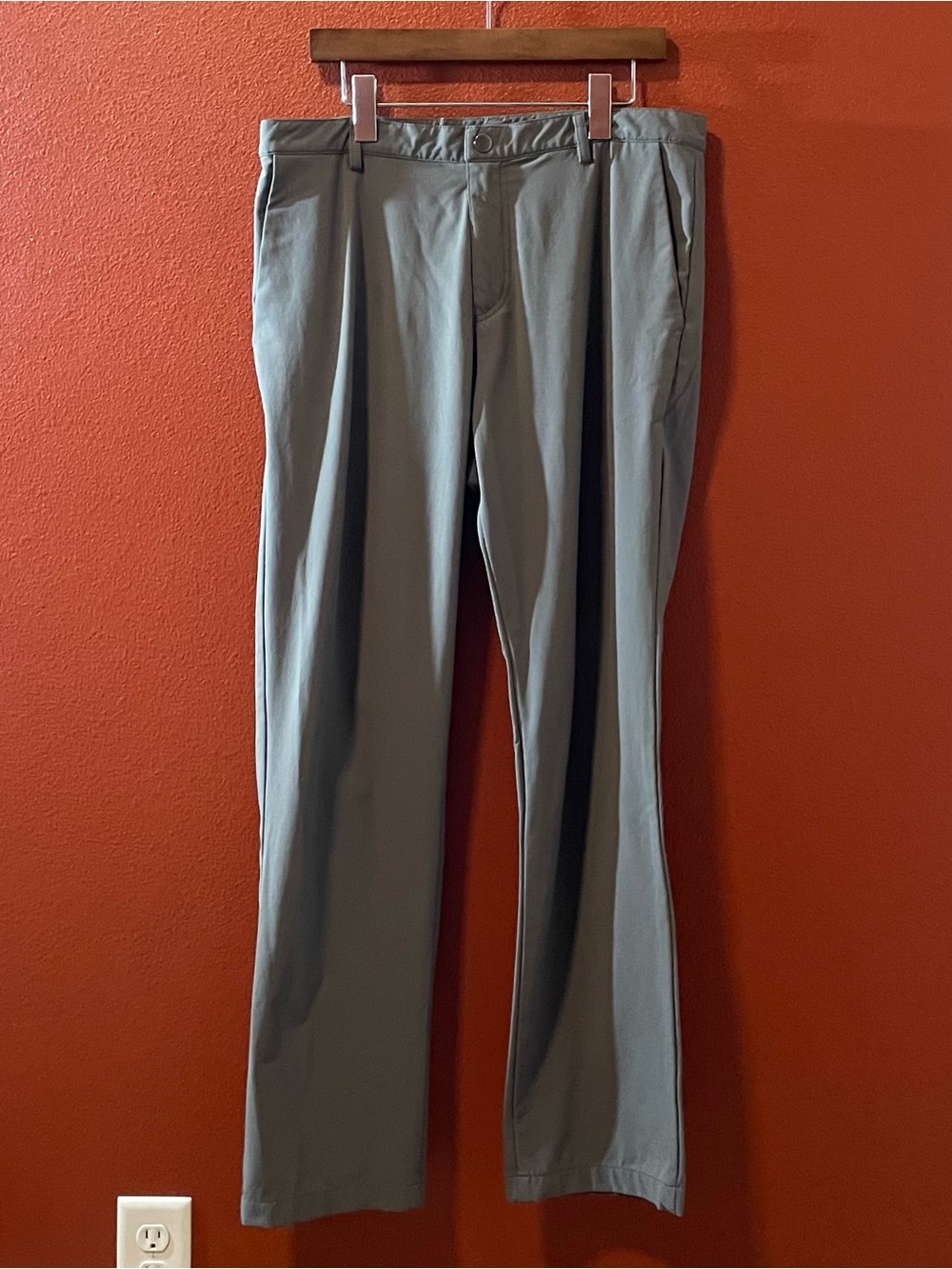 Ministry of Supply Men’s Aviator Gray Classic Everyday Lightweight Casual Pants
